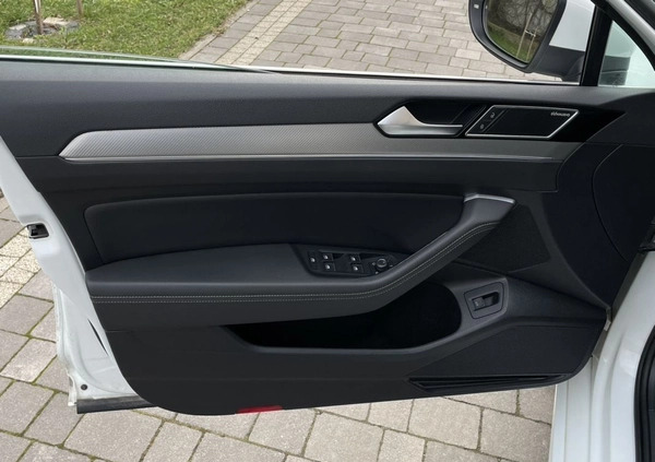 Volkswagen Passat cena 77000 przebieg: 195191, rok produkcji 2016 z Grodków małe 301